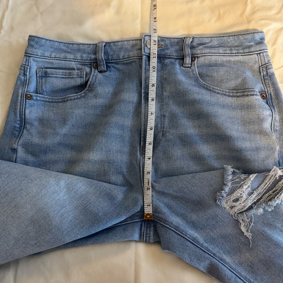 American Eagle Mom Straight Jean High Rise Distressed Size 12 Regular - Picture 8 of 10